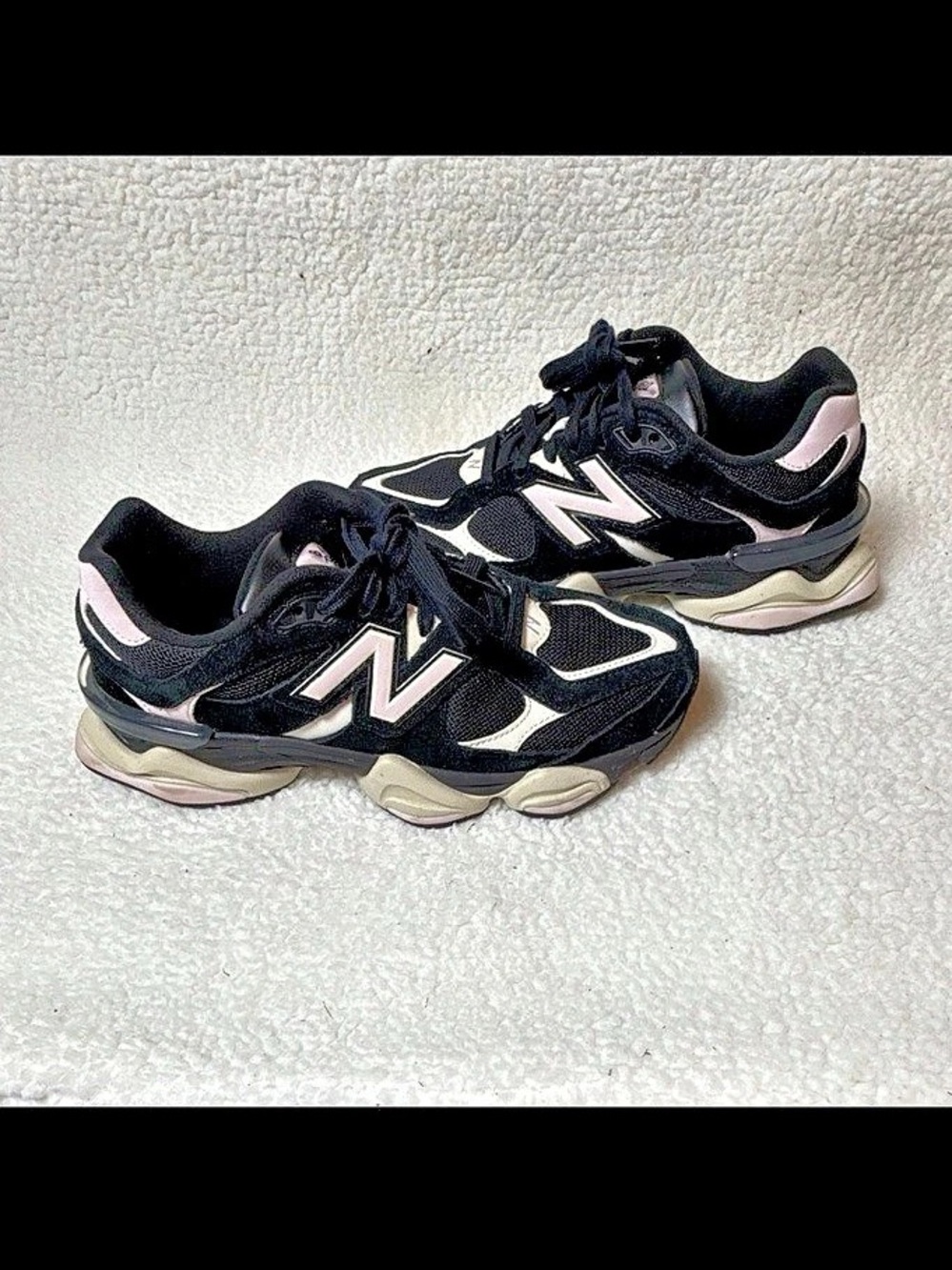 New Balance 9060 JD exclusive pink/black/white ~ women’s 8.5~ men’s 7